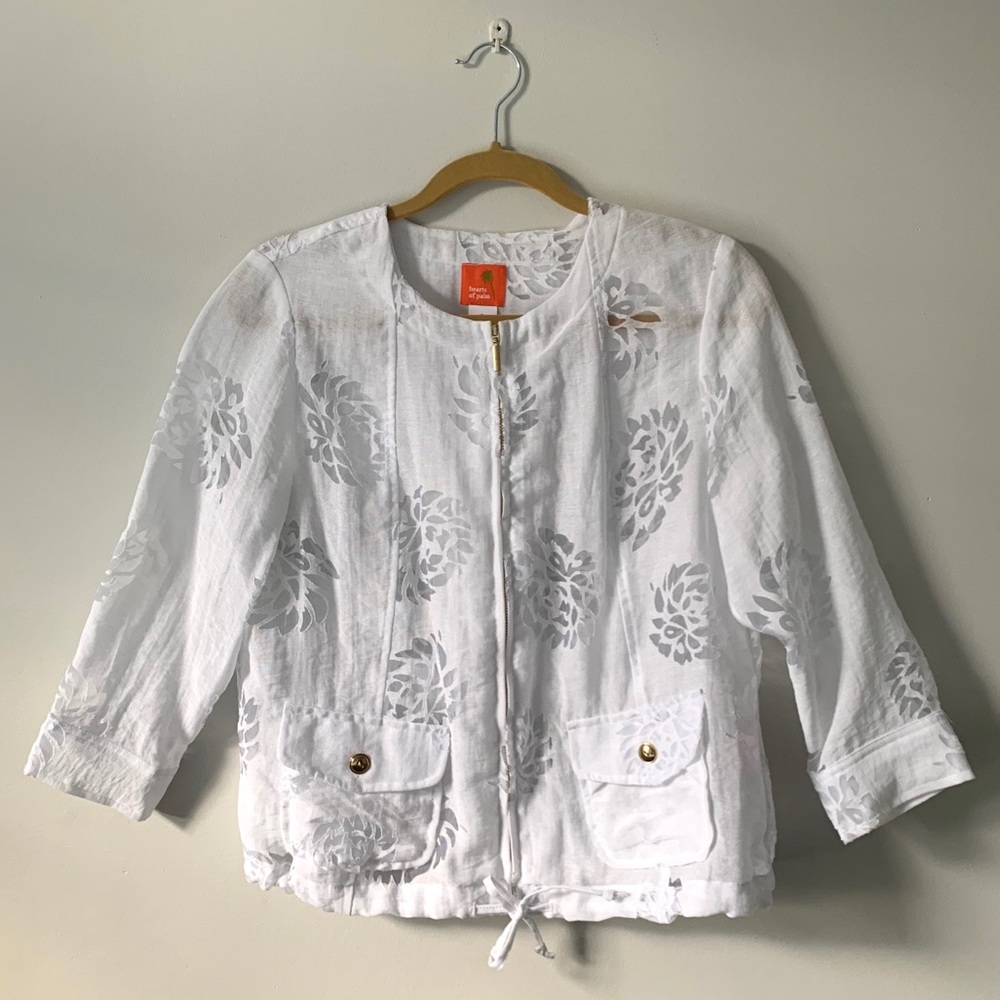 Heart of Plam Light Weight White Jacket